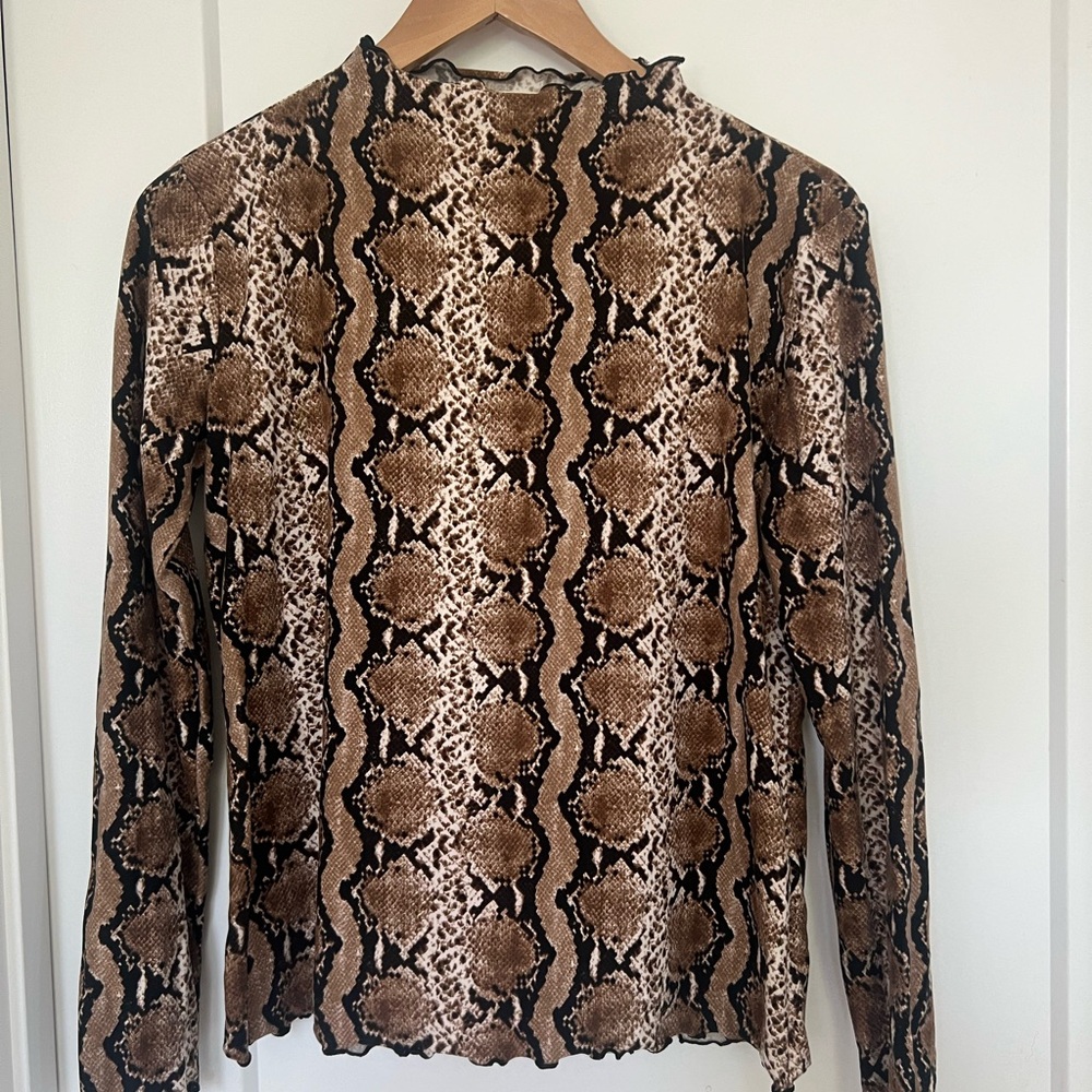 Tan and Brown Fitted top snake print with lettuce trim